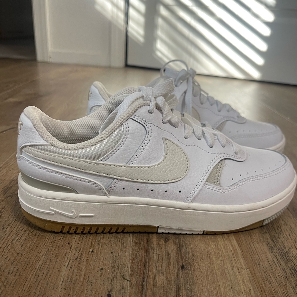 Nike gamma sneaker